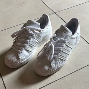 adidas superstar triple white